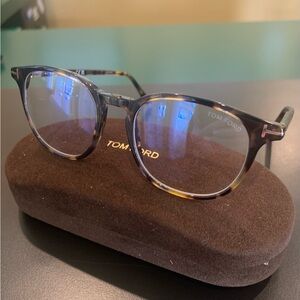 TOM FORD TF5832-B Color 055
Tortoise 50mm Round Eyeglasses